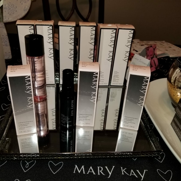 Mary Kay Make-Up Finishing Spray - Picture 1 of 1
